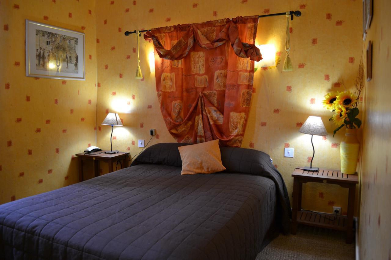 Logis Le Relais Sarrasin Ξενοδοχείο Vezenobres Δωμάτιο φωτογραφία